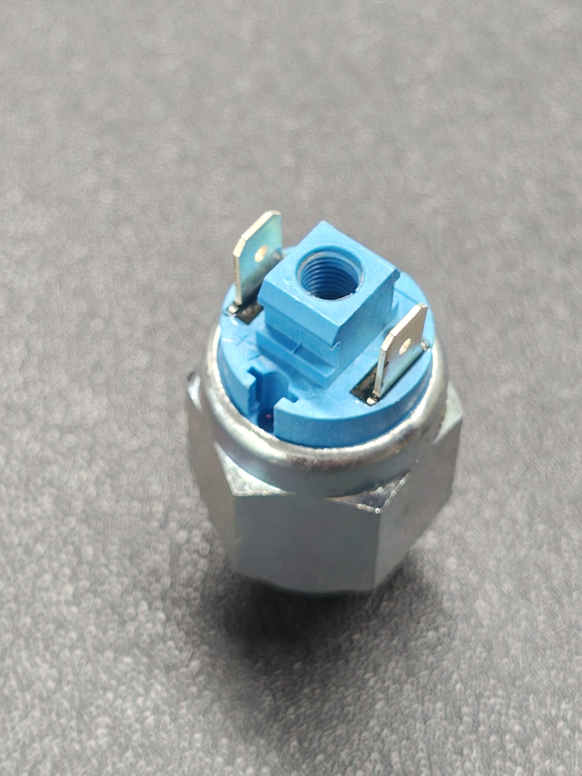 Adjustable oil pressure switch - 3 - 29Psi - Image 2