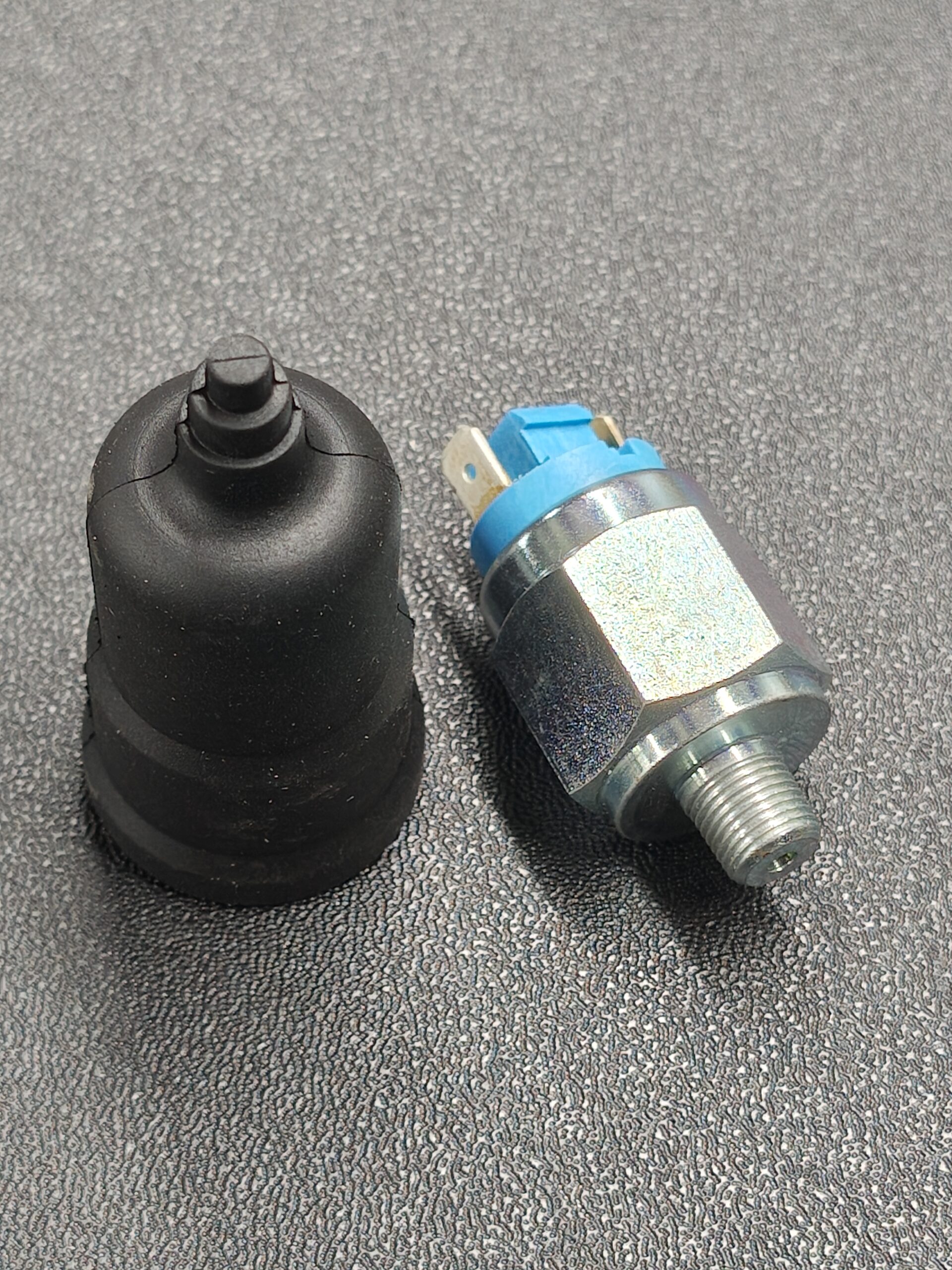 Adjustable oil pressure switch - 3 - 29Psi - Image 5