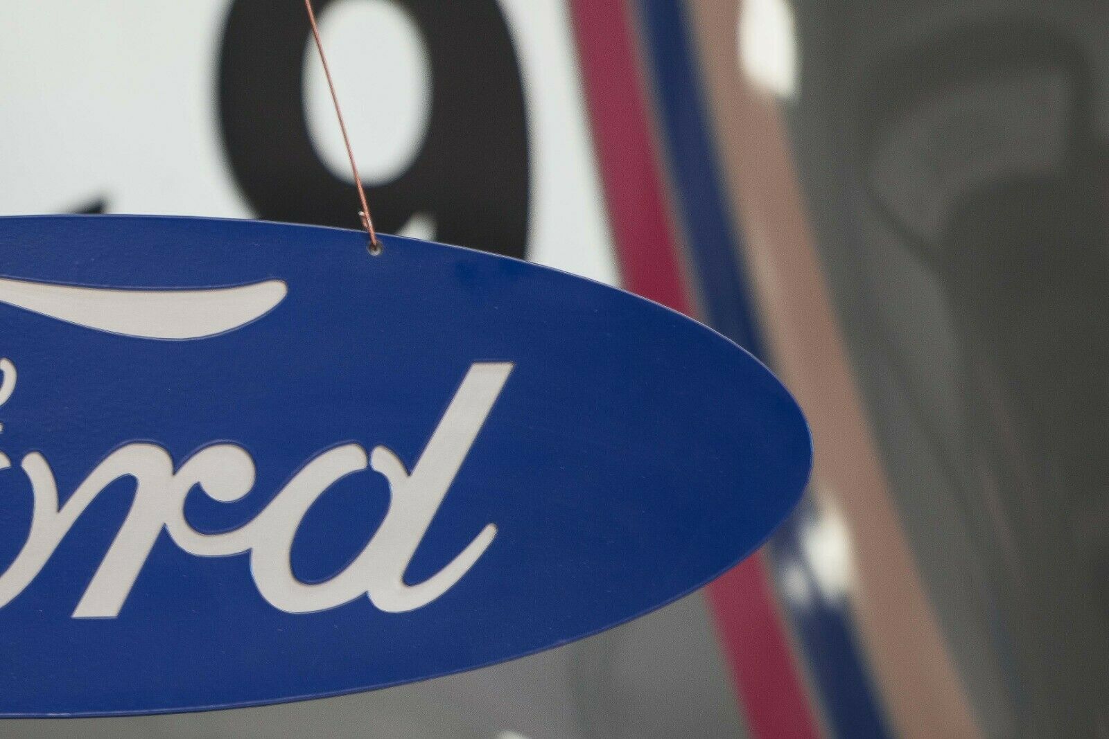 Share Ford Sign - Steel & Aluminium Construction - Image 3