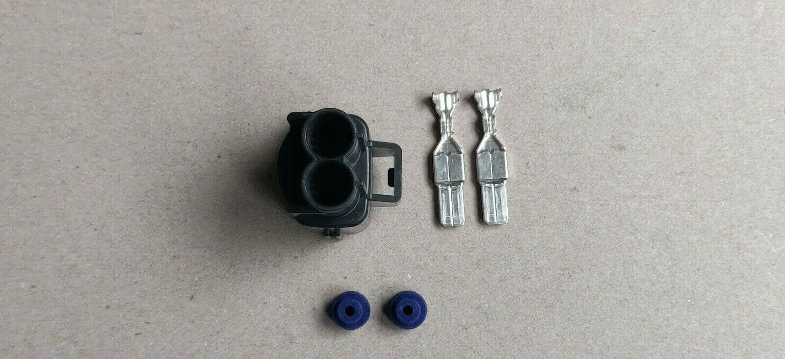 Hella UP32 electrical connector - Image 3