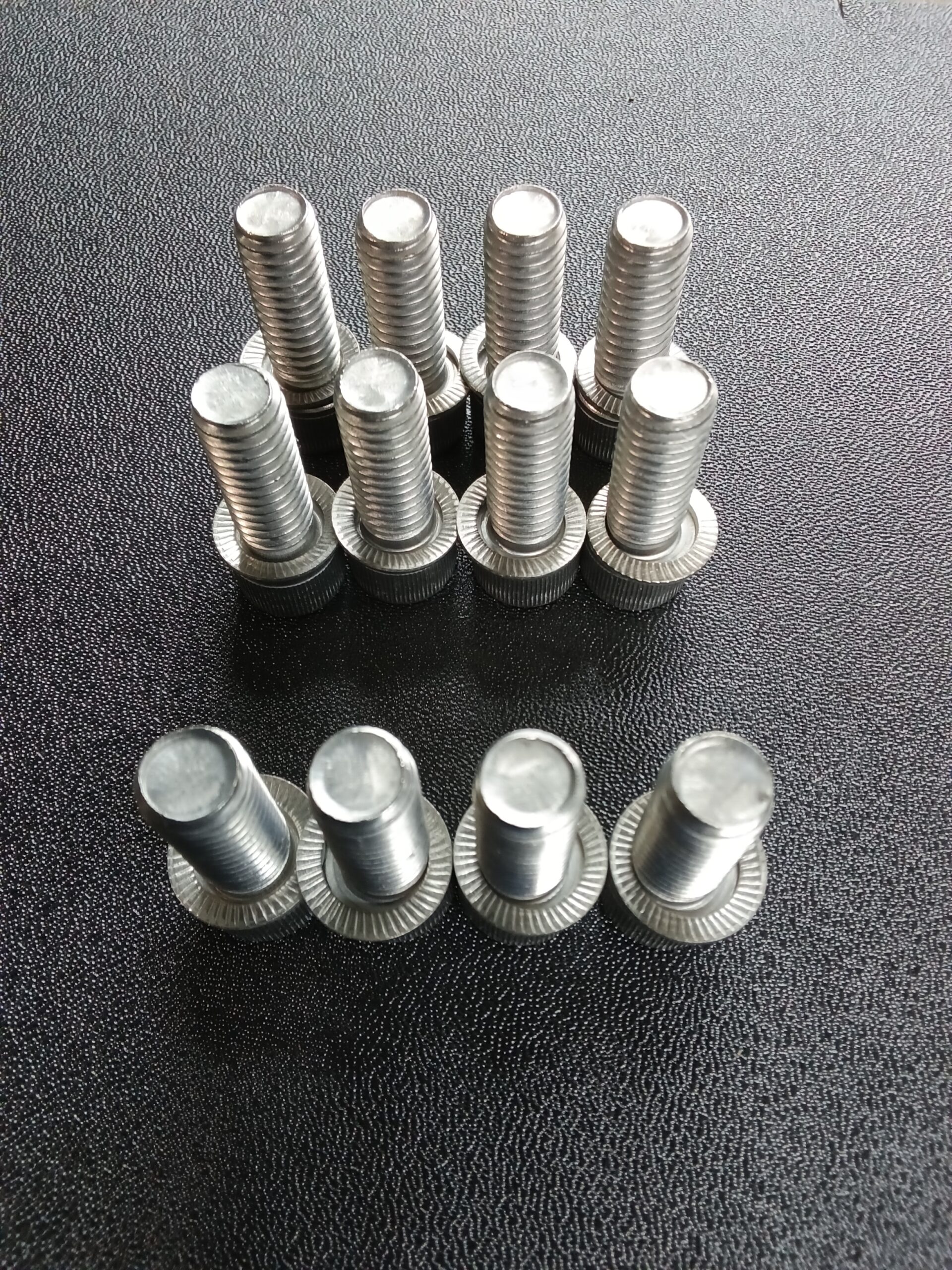 Long Ford V8 Manifold bolts - Stainless steel