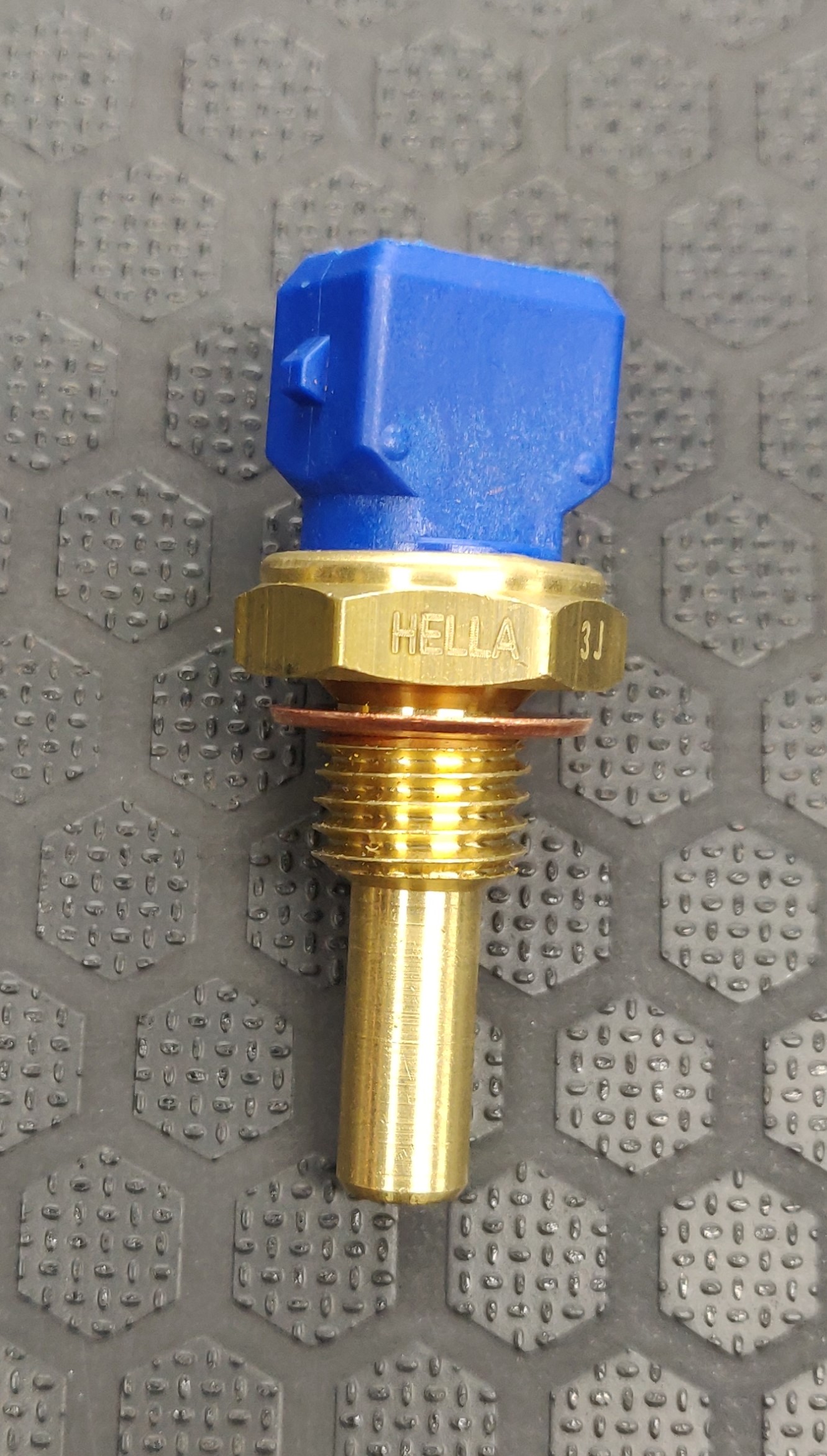 Coolant temperature sensor - Hella 6PT 009 107-361, Bosch 0280 130 026 - Image 3